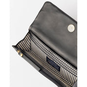 Pau's pouch
