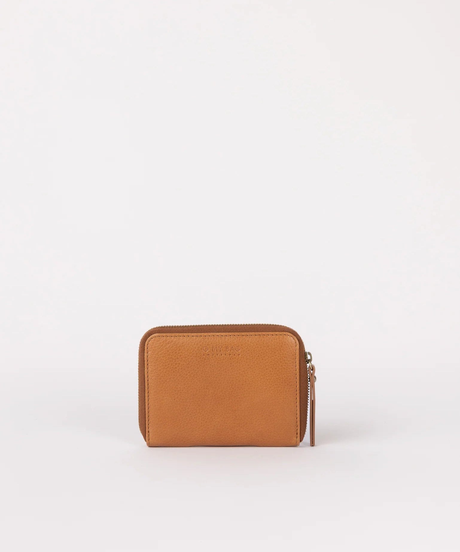 Robbie-Wallet_-Wild-Oak-Soft-Grain-Leather-Front_ed90cac4-391d-4164-b02f-39aa3a4965ee.webp