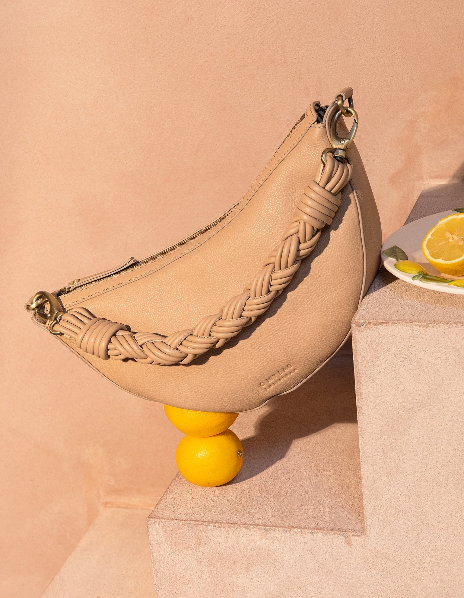 Leo - Twisted handle