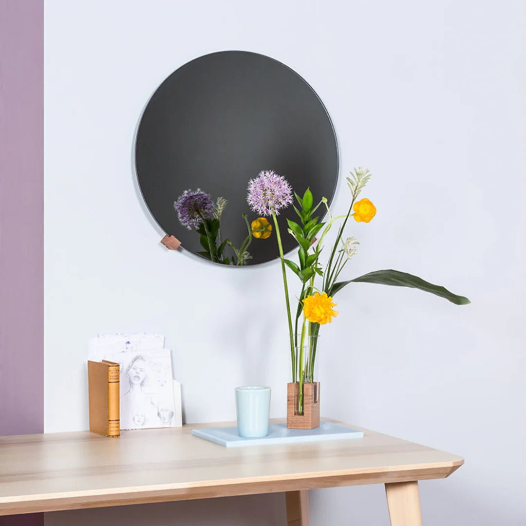 Vase-BLOCK4-FIGR1-wooden-Holz-Glas-Glass-Mahagony-Mahagoni-Flur-Mood-2130_jpg.webp