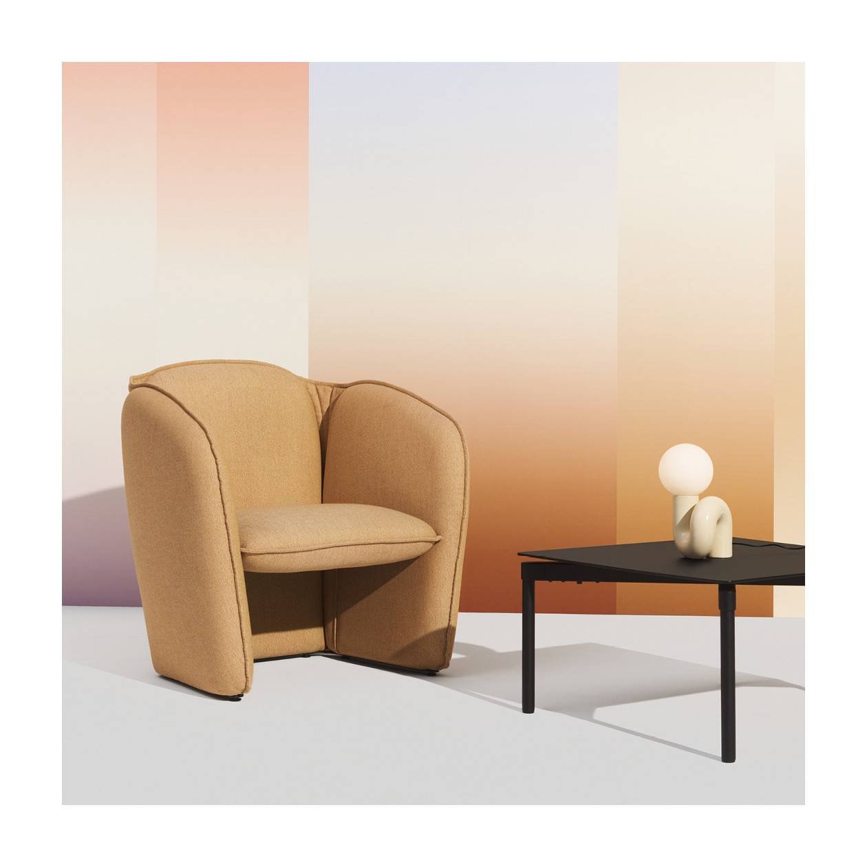 neotenic-small-table-lamp-vanilla_3.jpg
