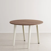 New modern ronde eettafel walnoot