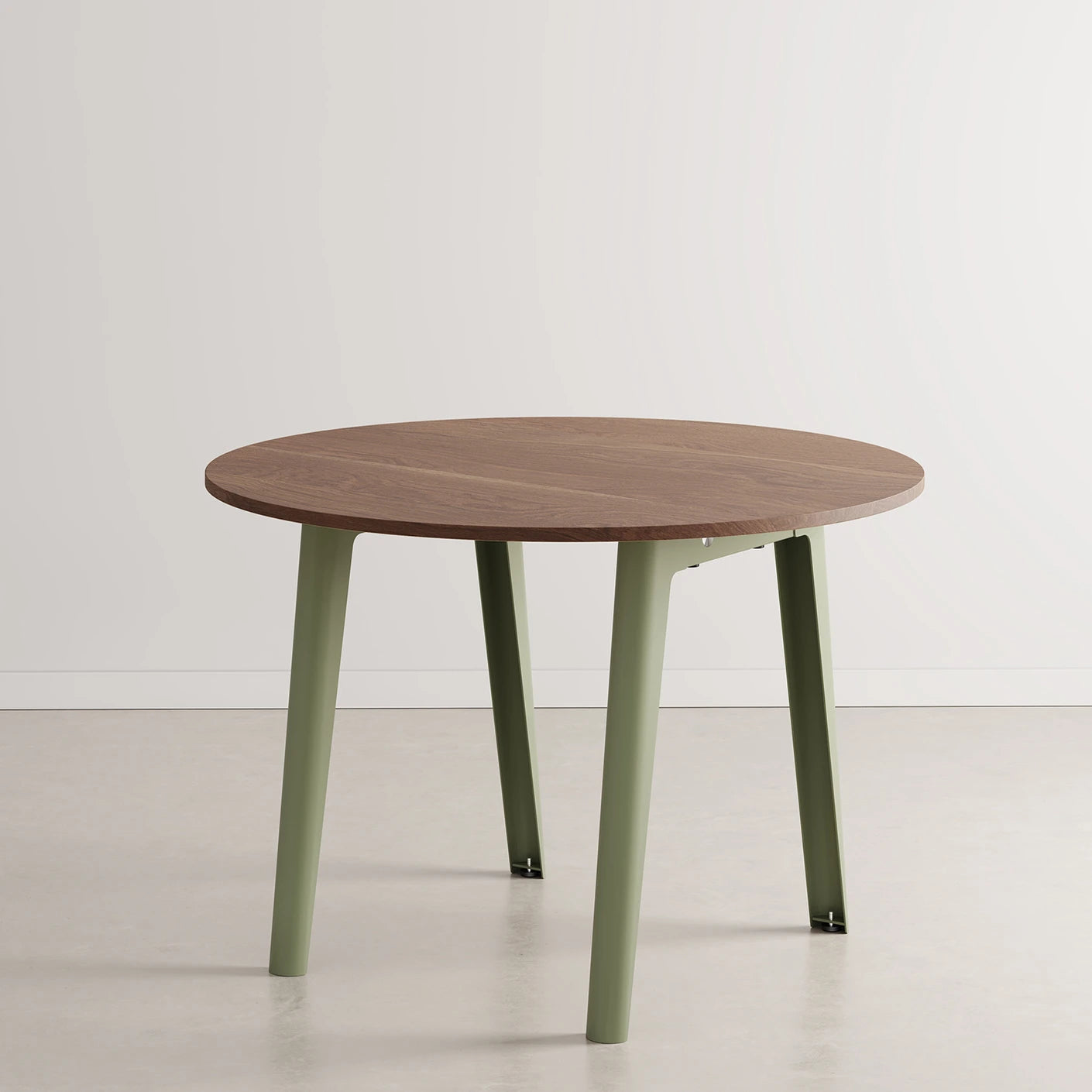 New modern ronde eettafel walnoot