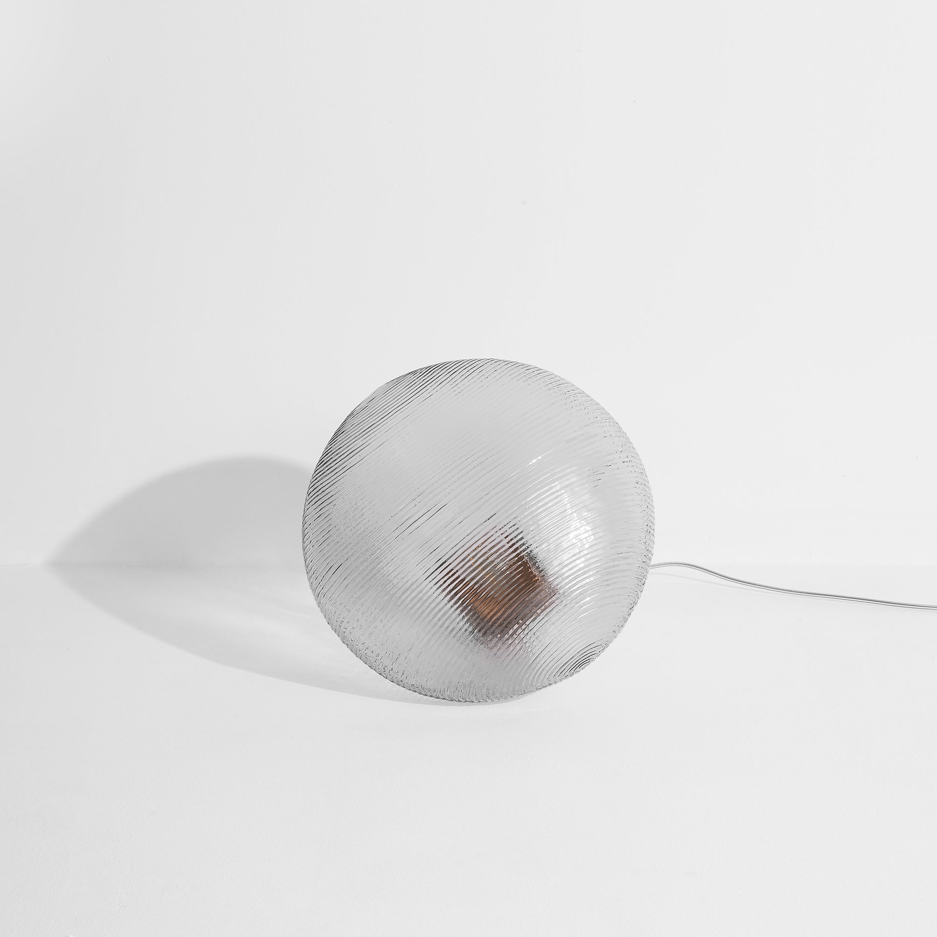L0010102_tidelight_tablelamp_smoked__PF_packshot_HD__1.jpg