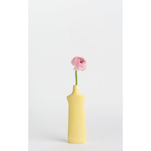 Afbeelding in Gallery-weergave laden, Bottle vase  #1 fresh yellow
