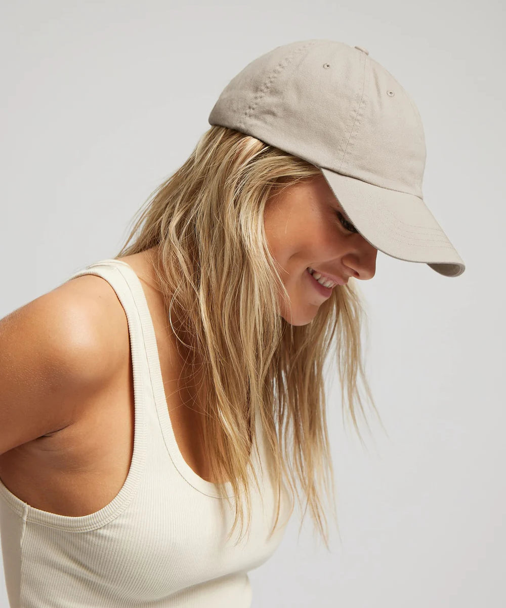 2021_COLORFULSTANDARD_ECOM6300-IvoryWhite_c13848ad-9b3f-4695-95ff-7ad5366e26dd.webp