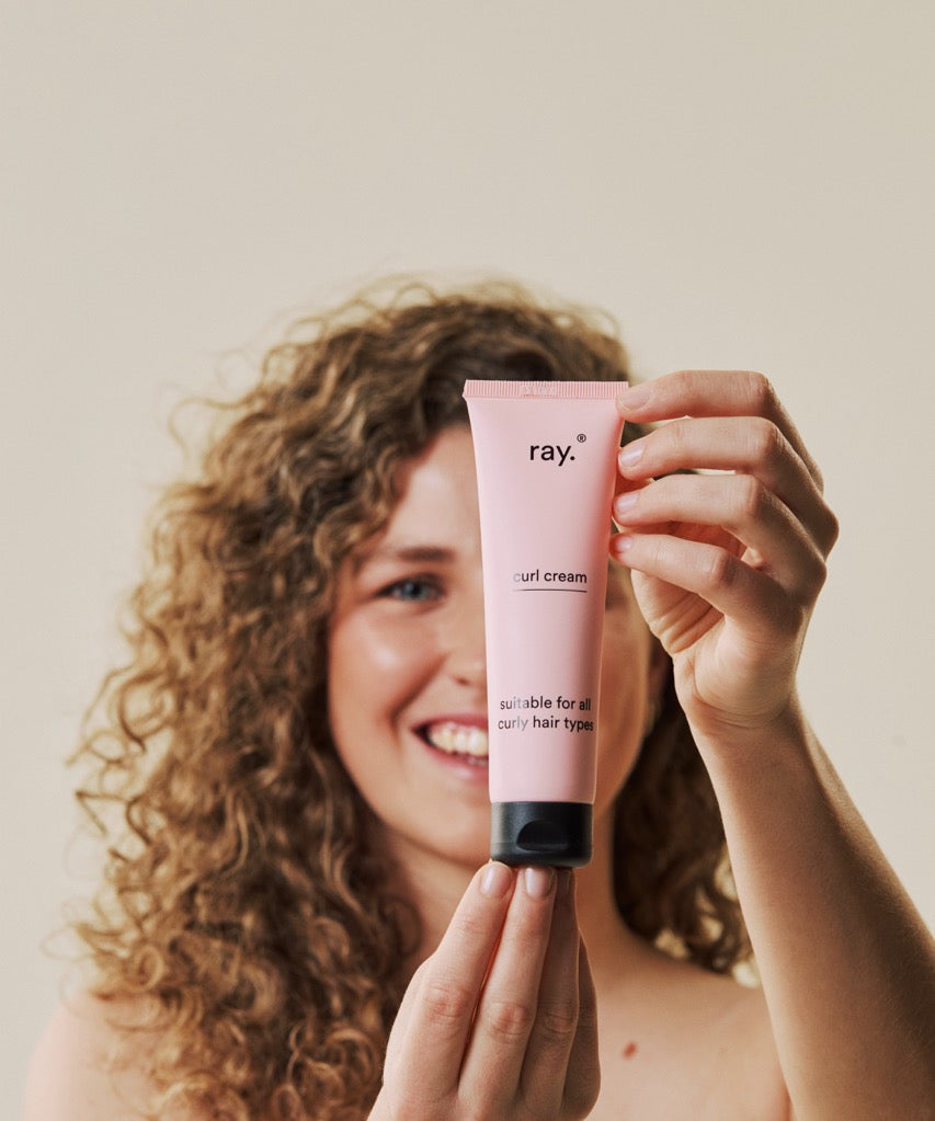250310_RAY-AntiPigment_16_Michelle-AntiFrizz_0055Large.jpg