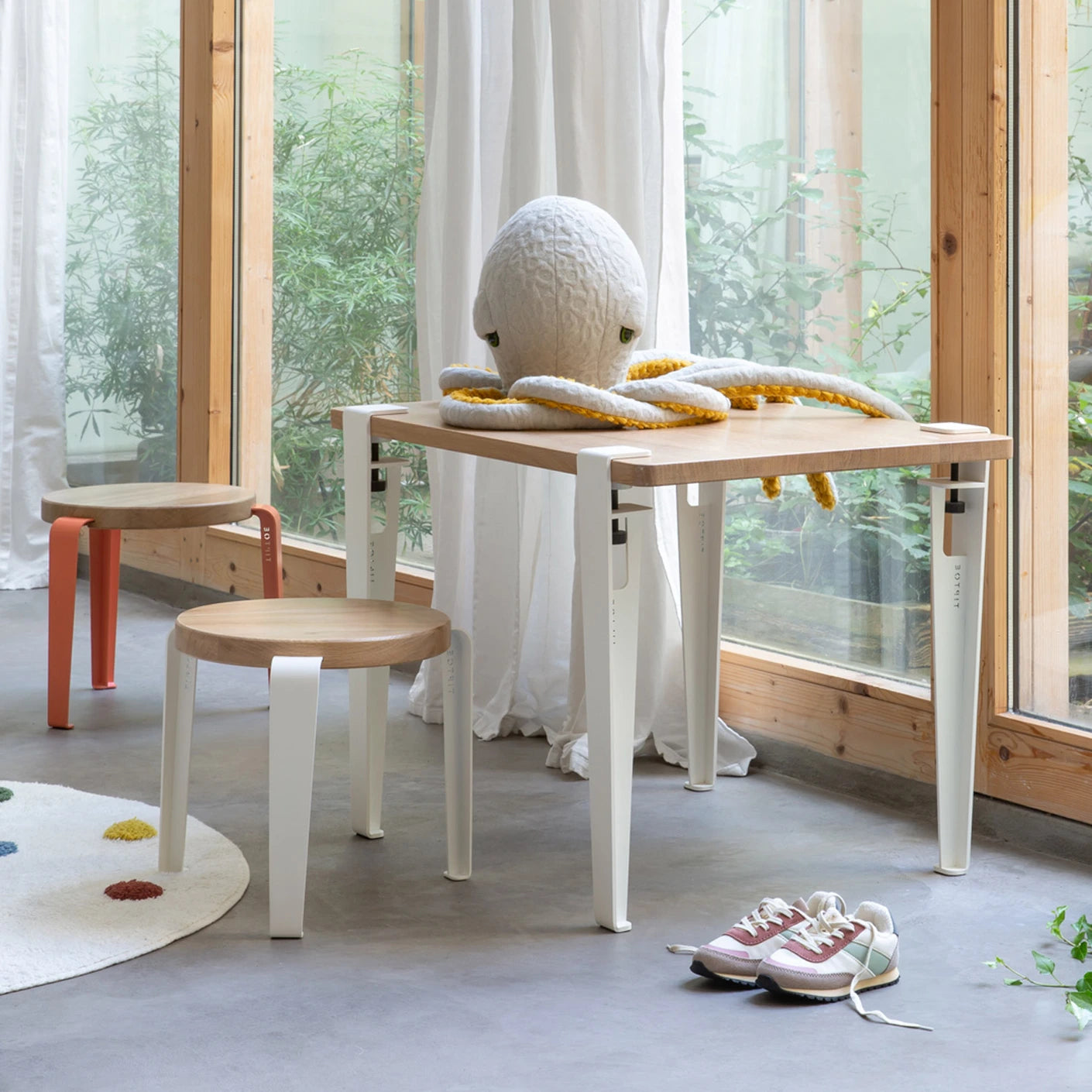 Kids desk - solid oak