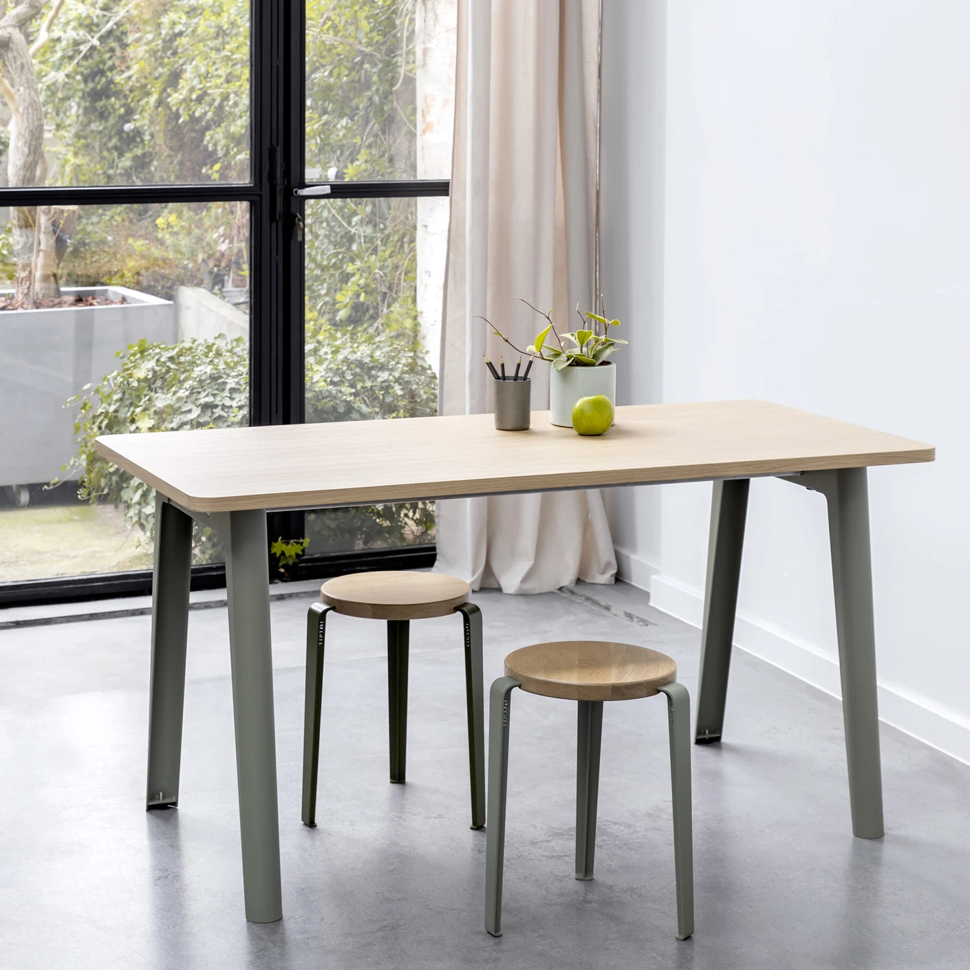 4-5-Bureau-NEW-MODERN-chene-gris-eucalyptus-WEB.webp