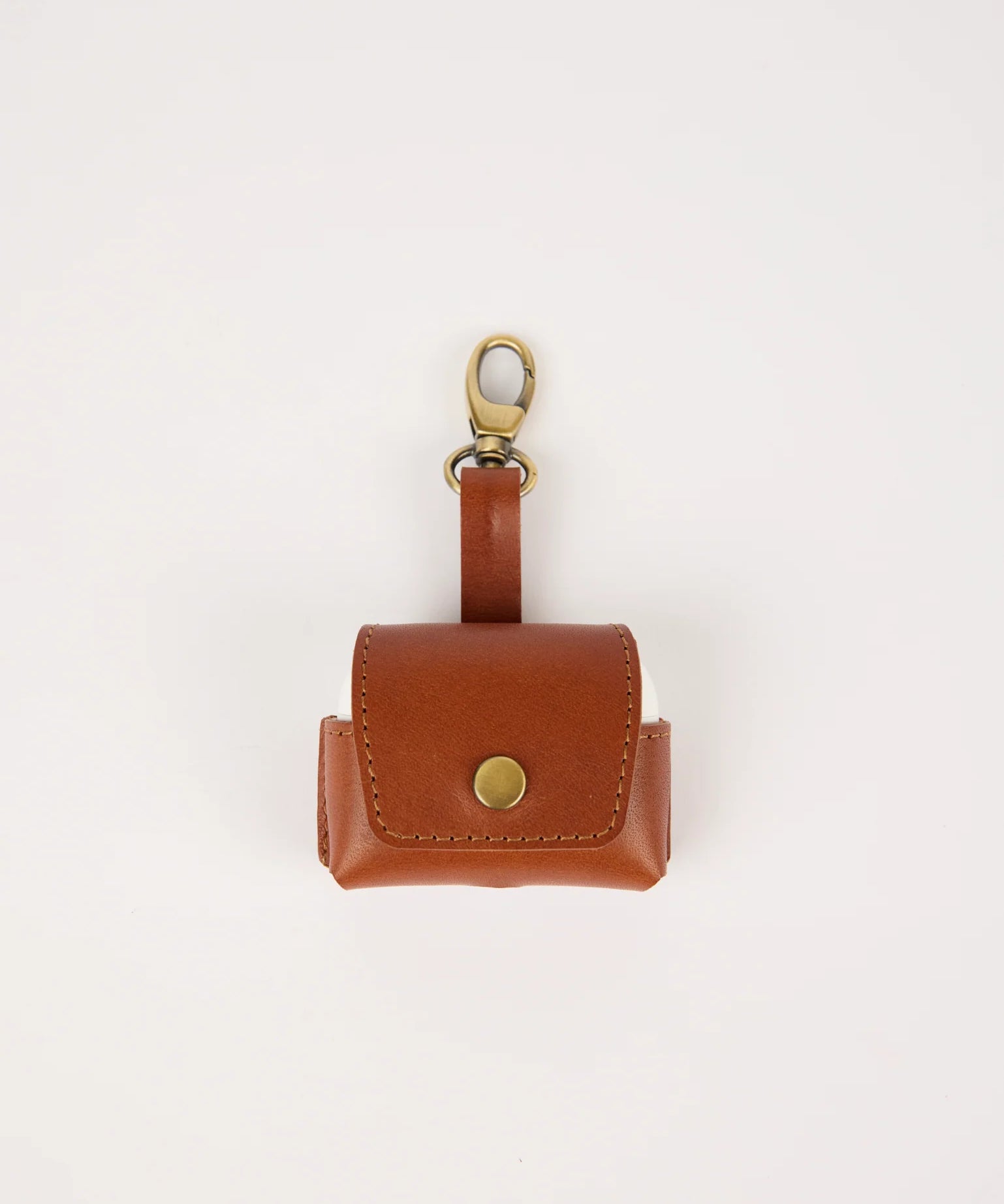 Airpod-Case-Cognac-Classic-Leather-Front-2.webp