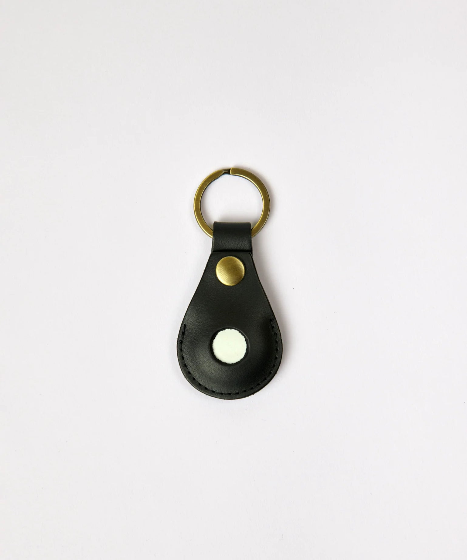 Airtag-Holder-Black-Classic-Leather-Inside-2_ef6445d8-2e24-48e2-85c8-53b0d47c2678.webp