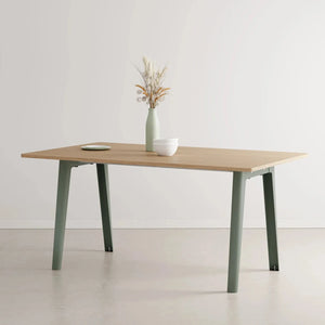 New modern eettafel - eco-certified wood