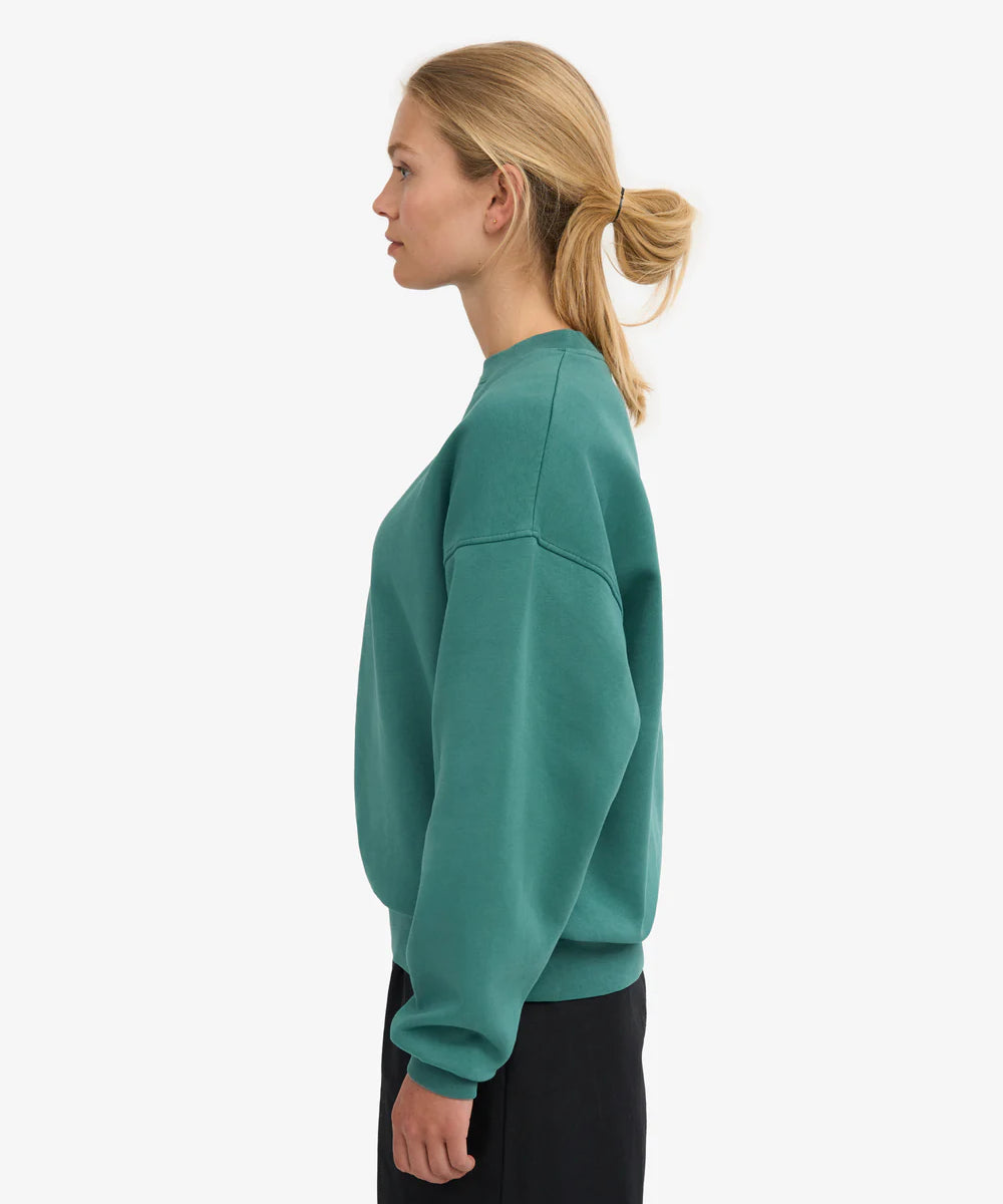 CS1012_Organic-Oversized-Crew_Pine-Green_Female_3.webp