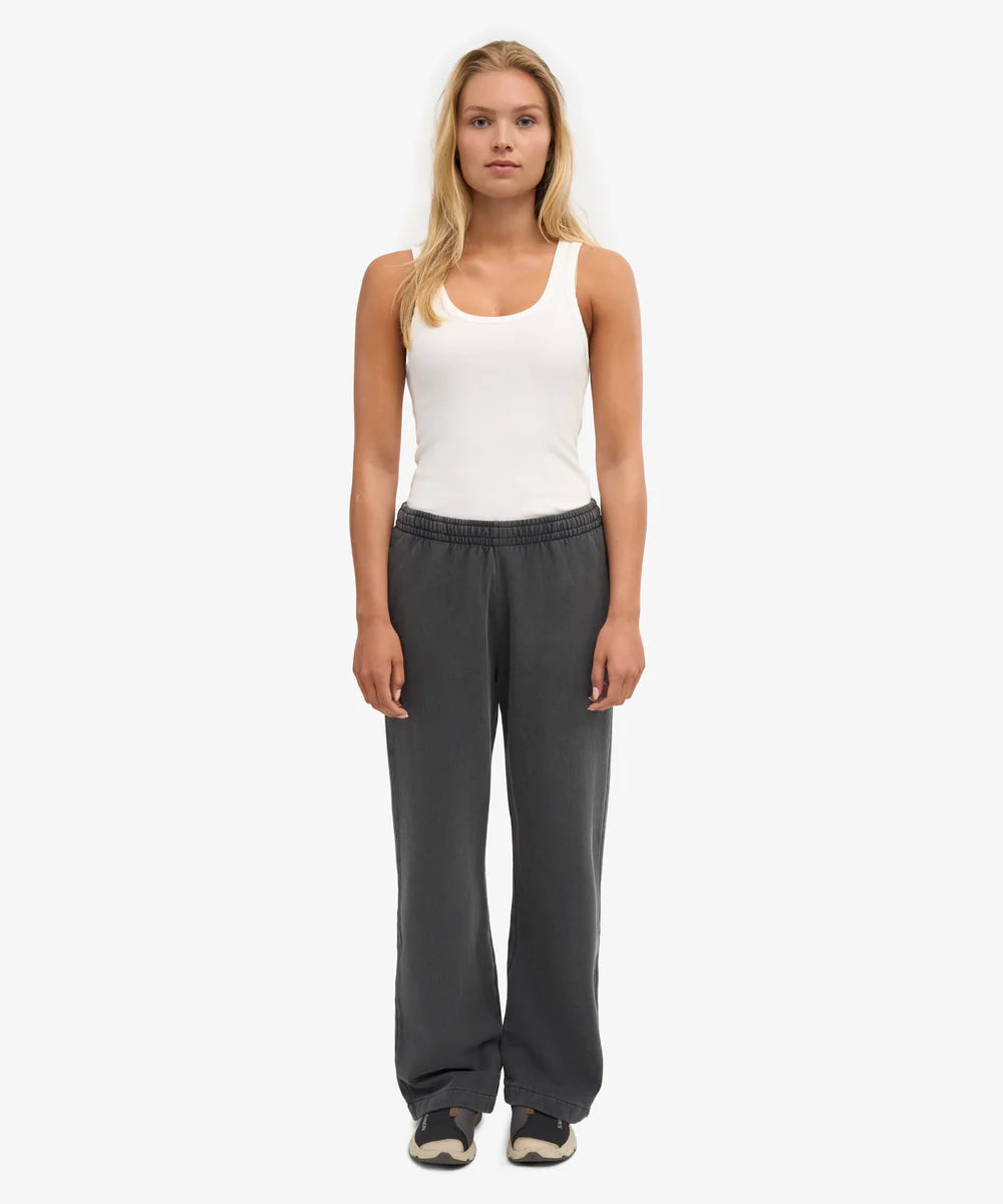 CS1018_Organic-Straight-Leg-Sweatpants_Faded-Black_Female_2.webp