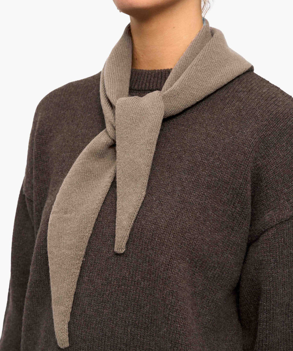 CS5079_Merino_Triangle_Scarve_Bamboo_Beige.jpg