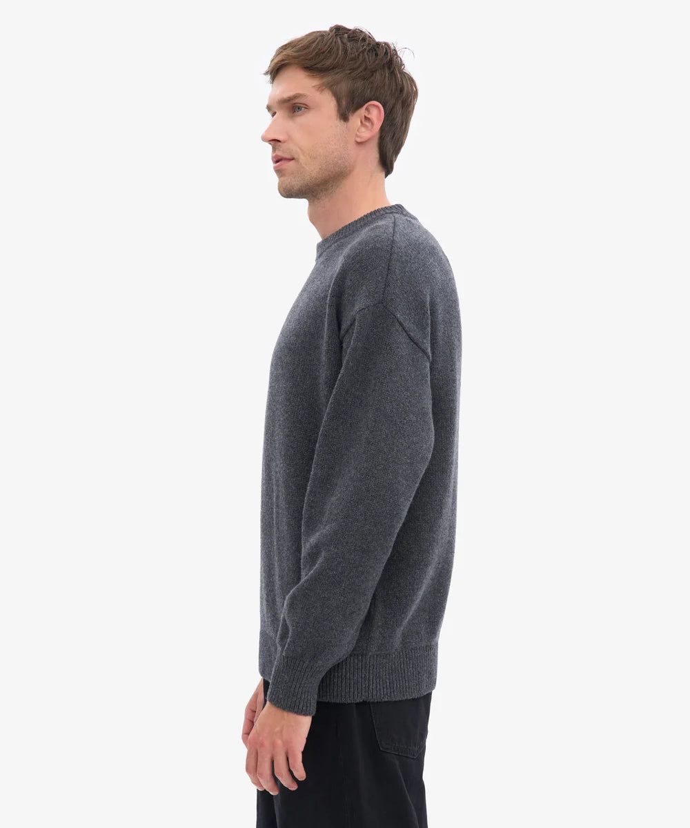 CS5088_Oversized-Merino-Wool-Crew_Lava-Grey_Male_3.webp