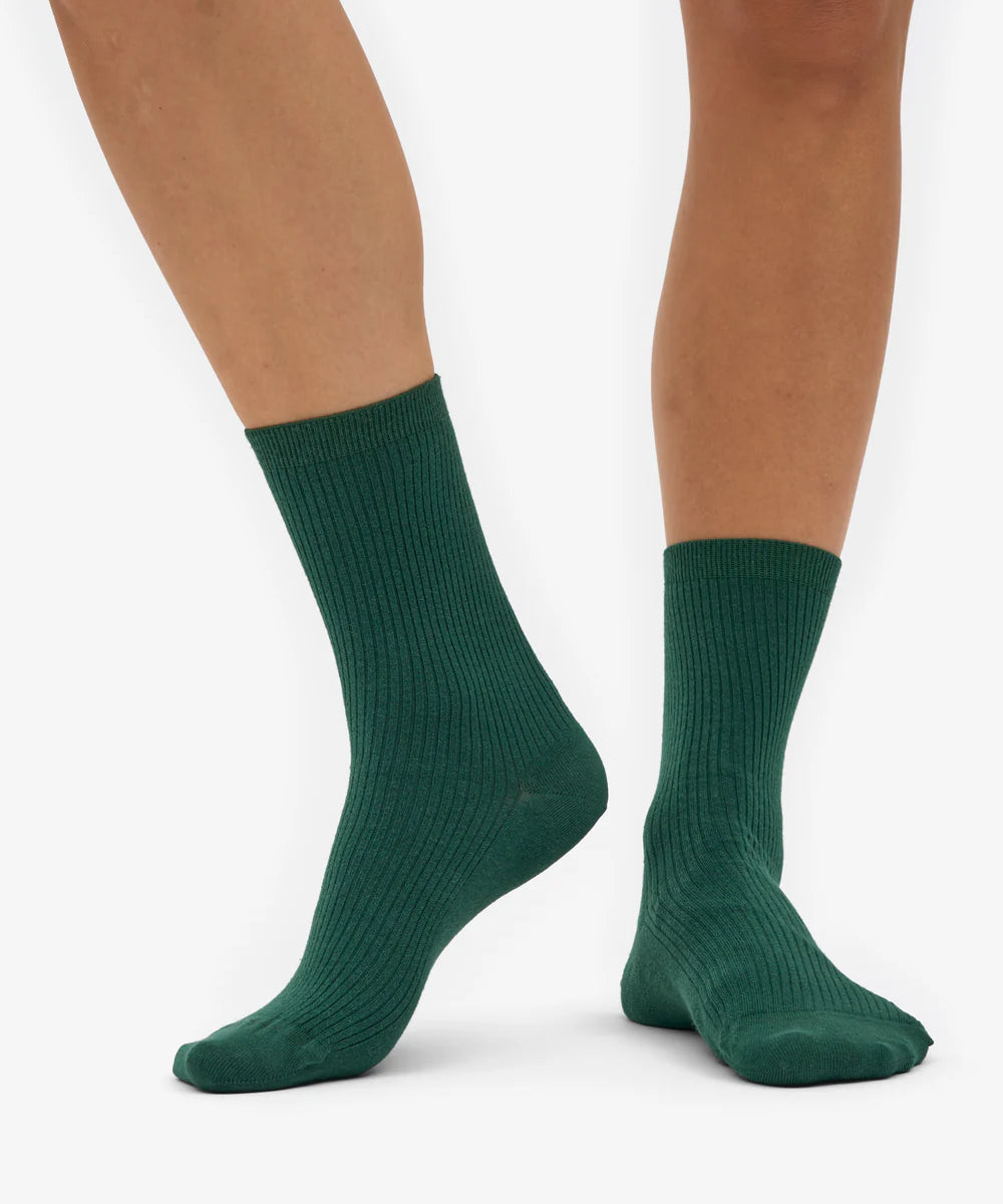 CS6002_Women-Classic-Organic-Sock_Emerald-Green_0086_1.webp