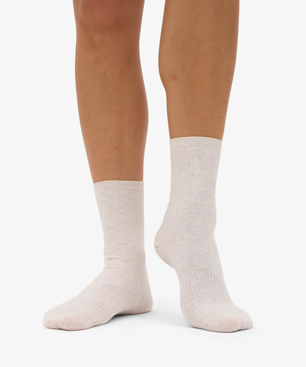 CS6002_Women-Classic-Organic-Sock_Ivory-White_0093_1.webp