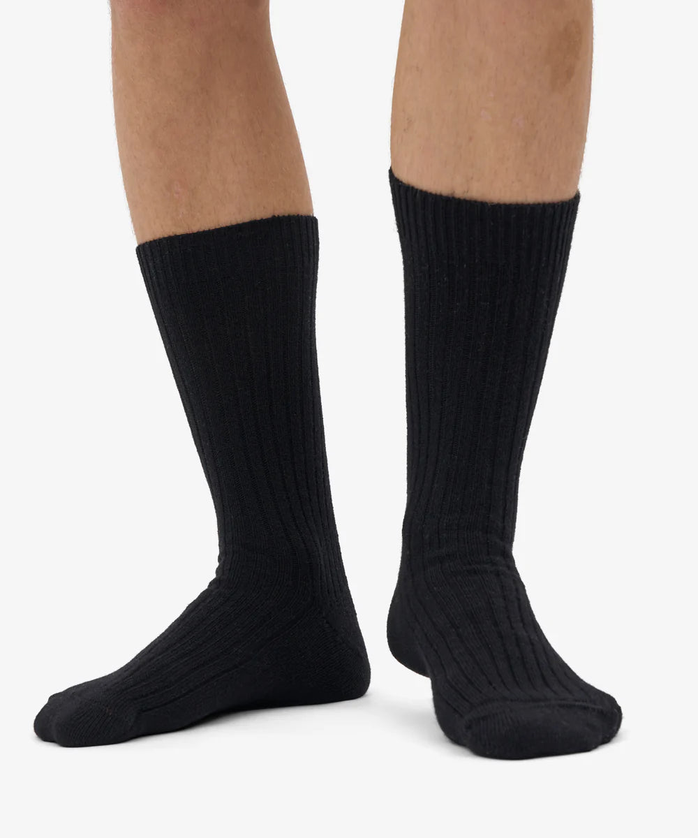 CS6003_Merino-Wool-Blend-Sock_Deep-Black_Male_0015_1.webp