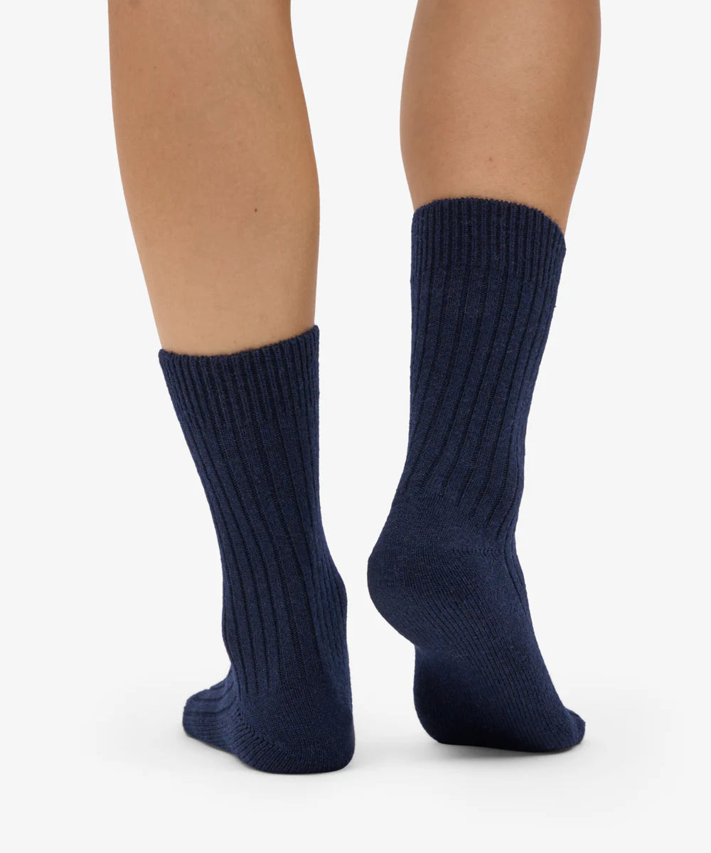 CS6003_Merino-Wool-Blend-Sock_Navy-Blue_Female_0227_2.webp