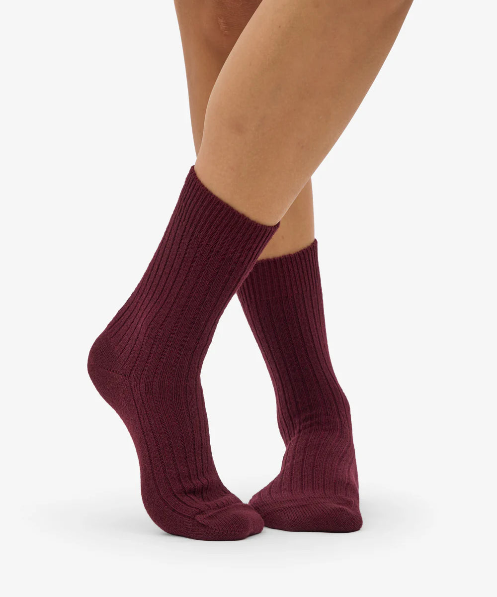 CS6003_Merino-Wool-Blend-Sock_Oxblood-Red_Female_0256_1.webp
