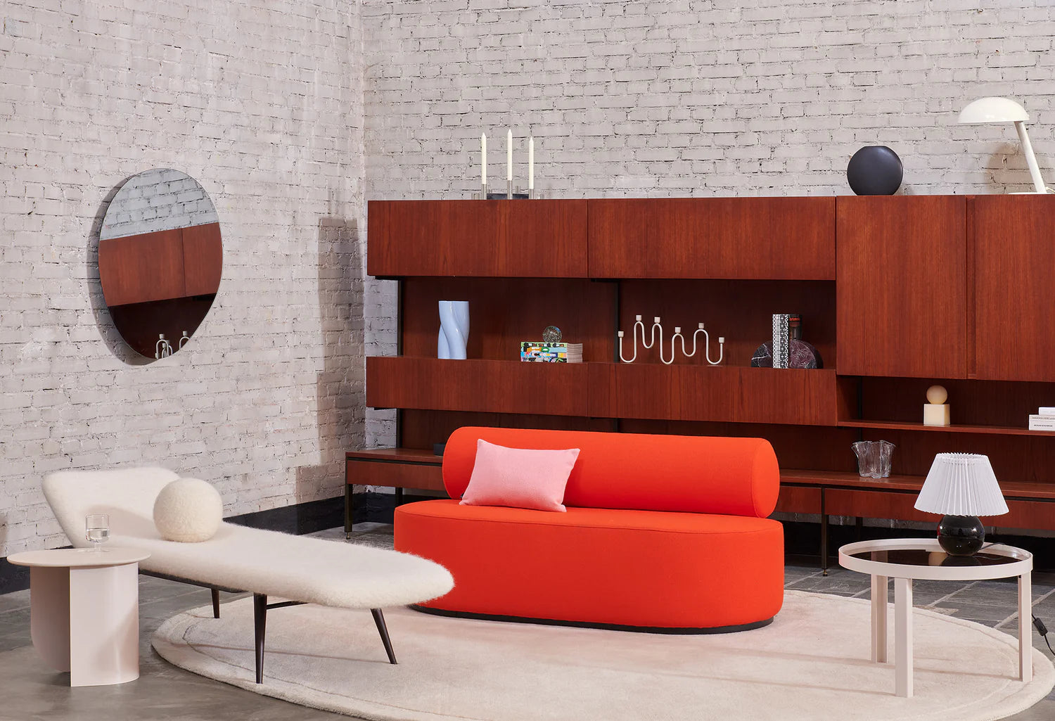 FEST_Sinclair_sofa_Neo_rug_mirror_Plateau_Cedric_table_fc2fbf46-3171-4679-815e-30aaa9d69ea2.webp