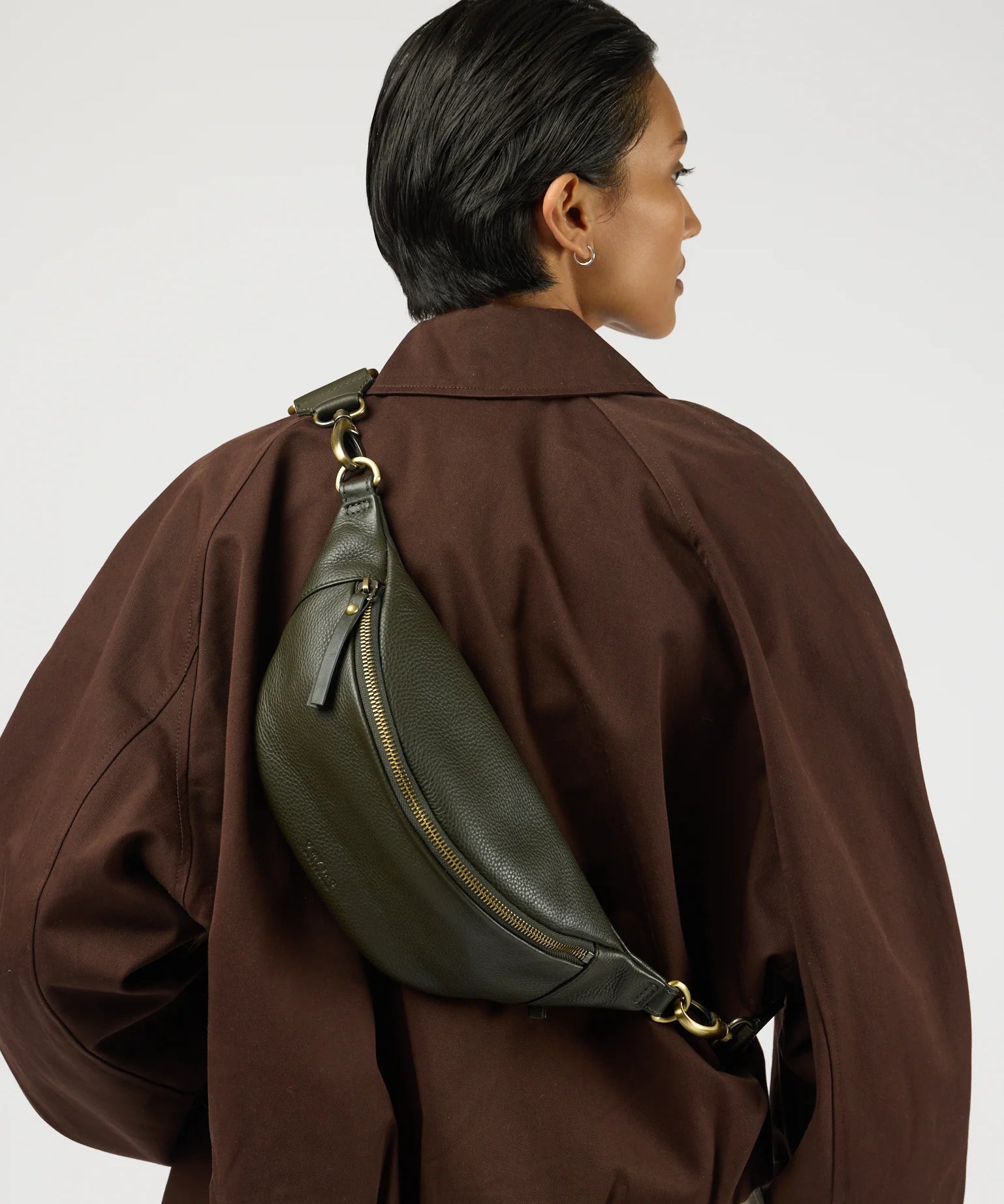 FW26-Ecom-Model-Niko-Bumbag-7.webp