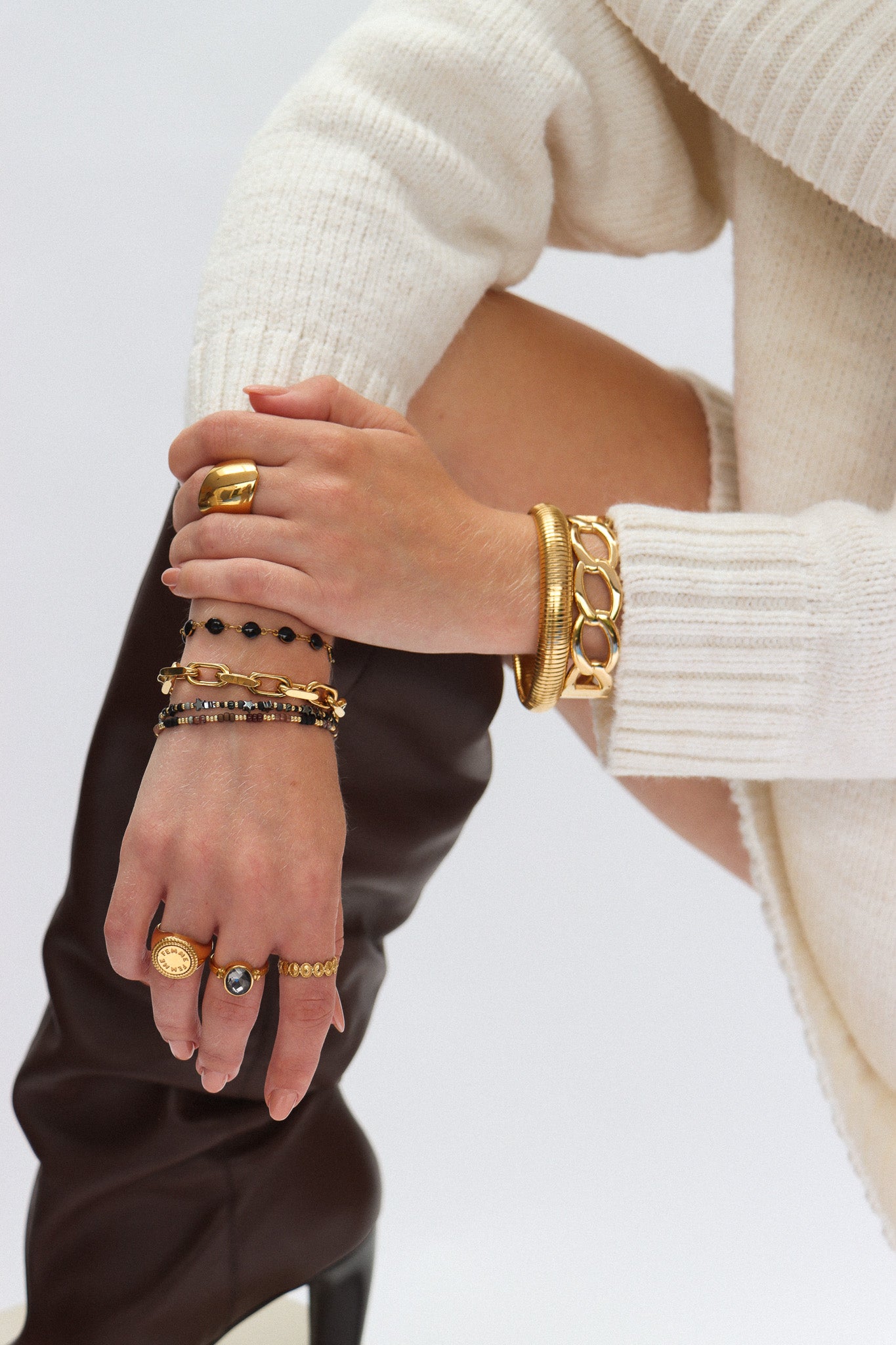 black round - armband