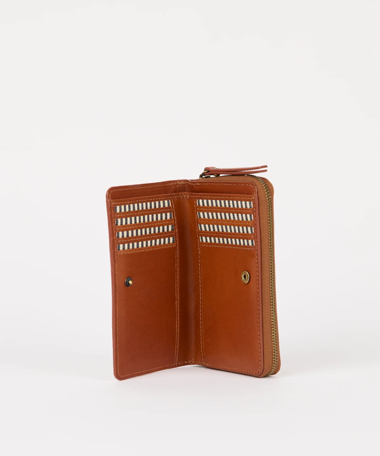 Jett-Wallet-Cognac-Classic-Leather-Inside.webp