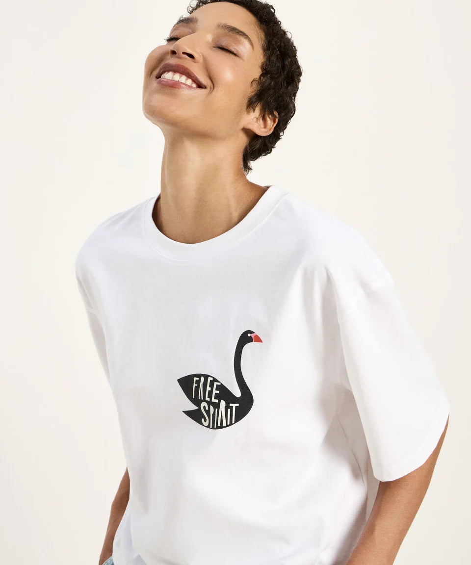 LANIUS_226_14785-00-101-offwhite-36_OversizedStatementshirtGOTS_04_960x_crop_center_cf0f41fa-e191-46fb-aa15-6579b3f983f8.webp