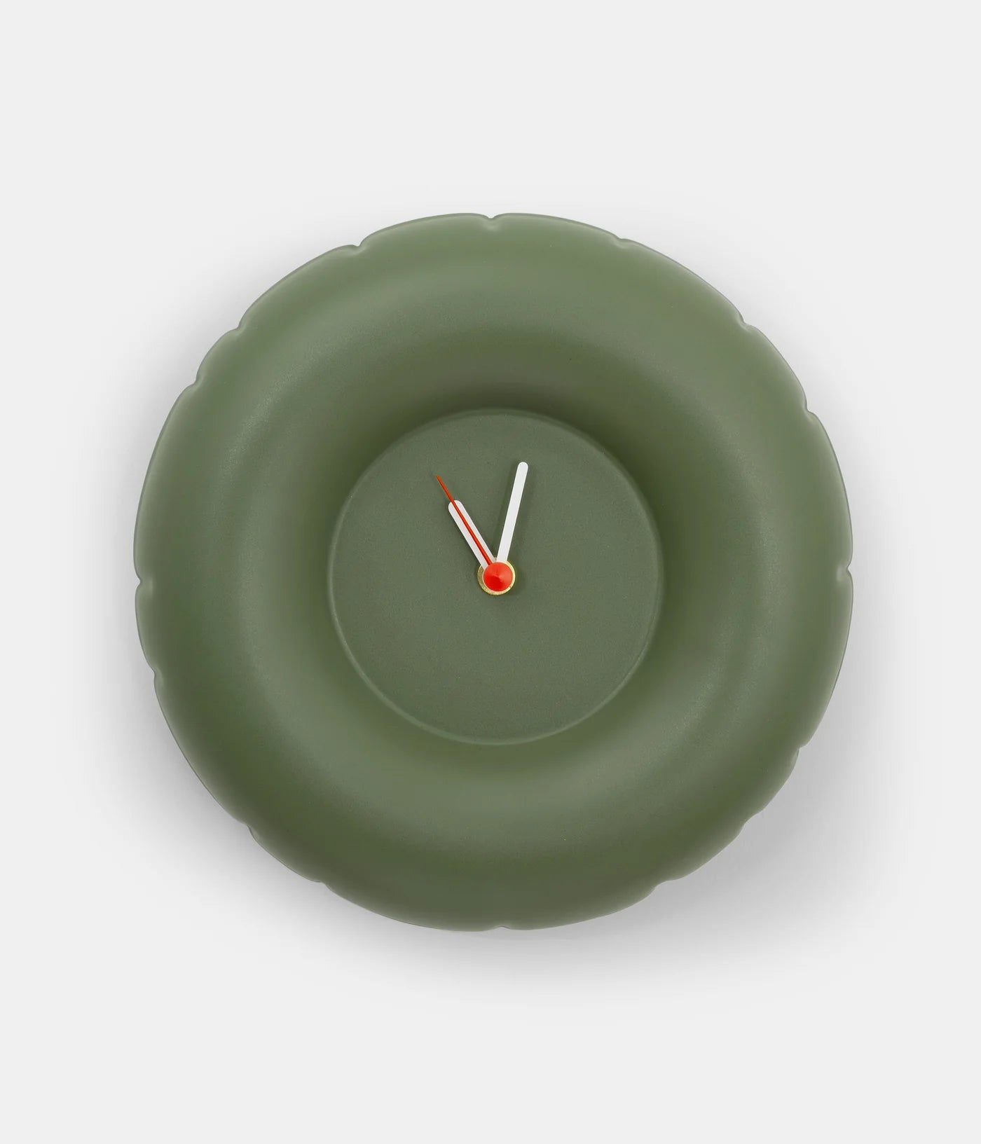 Moss_Matt_Clock_Holly_HomeStudyo_03.webp