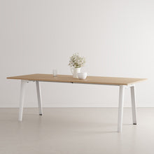 Afbeelding in Gallery-weergave laden, New modern eettafel - eco-certified wood
