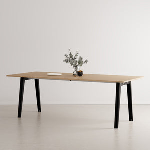 New modern eettafel - eco-certified wood