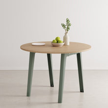 Afbeelding in Gallery-weergave laden, New modern ronde eettafel - eco-certified wood
