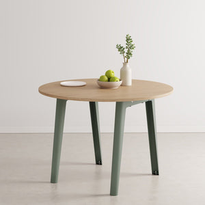 New modern ronde eettafel - eco-certified wood