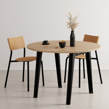 Afbeelding in Gallery-weergave laden, New modern ronde eettafel - eco-certified wood
