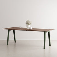 Afbeelding in Gallery-weergave laden, New modern eettafel walnoot - eco-certified wood
