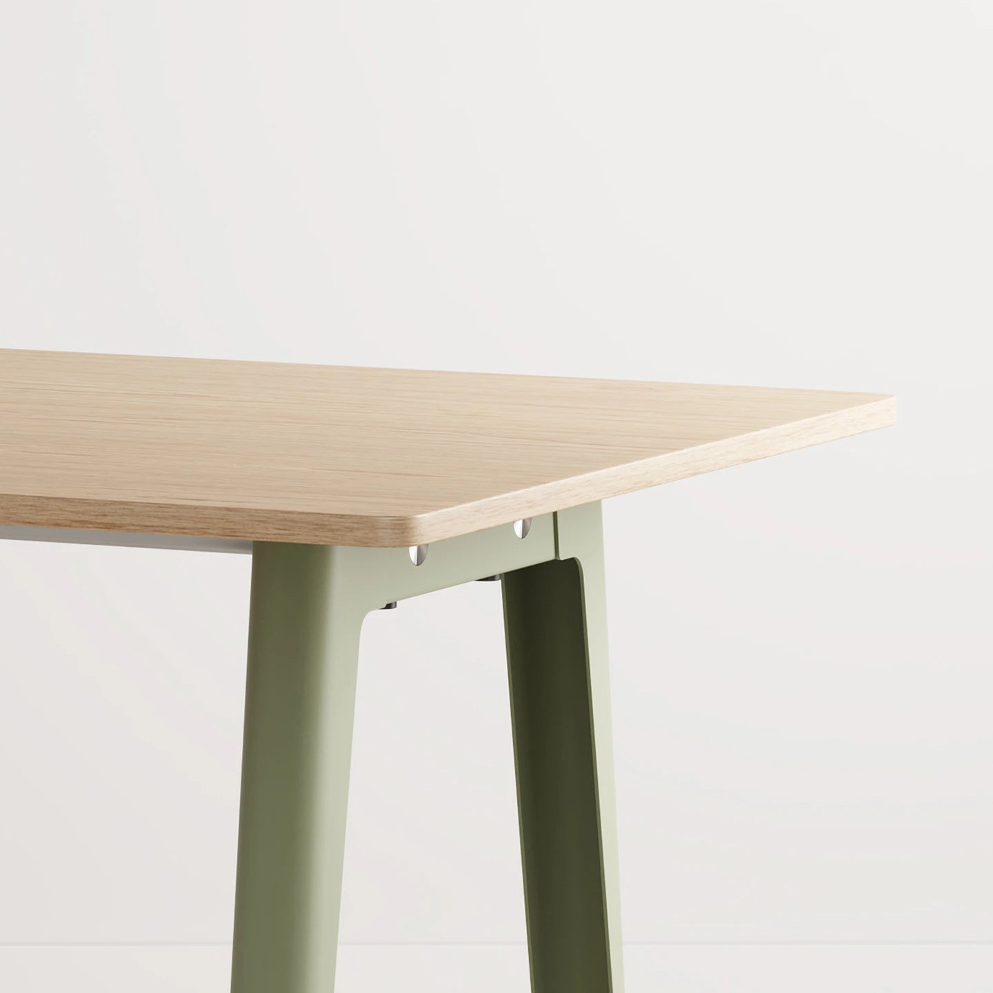 New modern eettafel