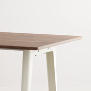 New modern eettafel walnoot