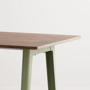 New modern eettafel walnoot