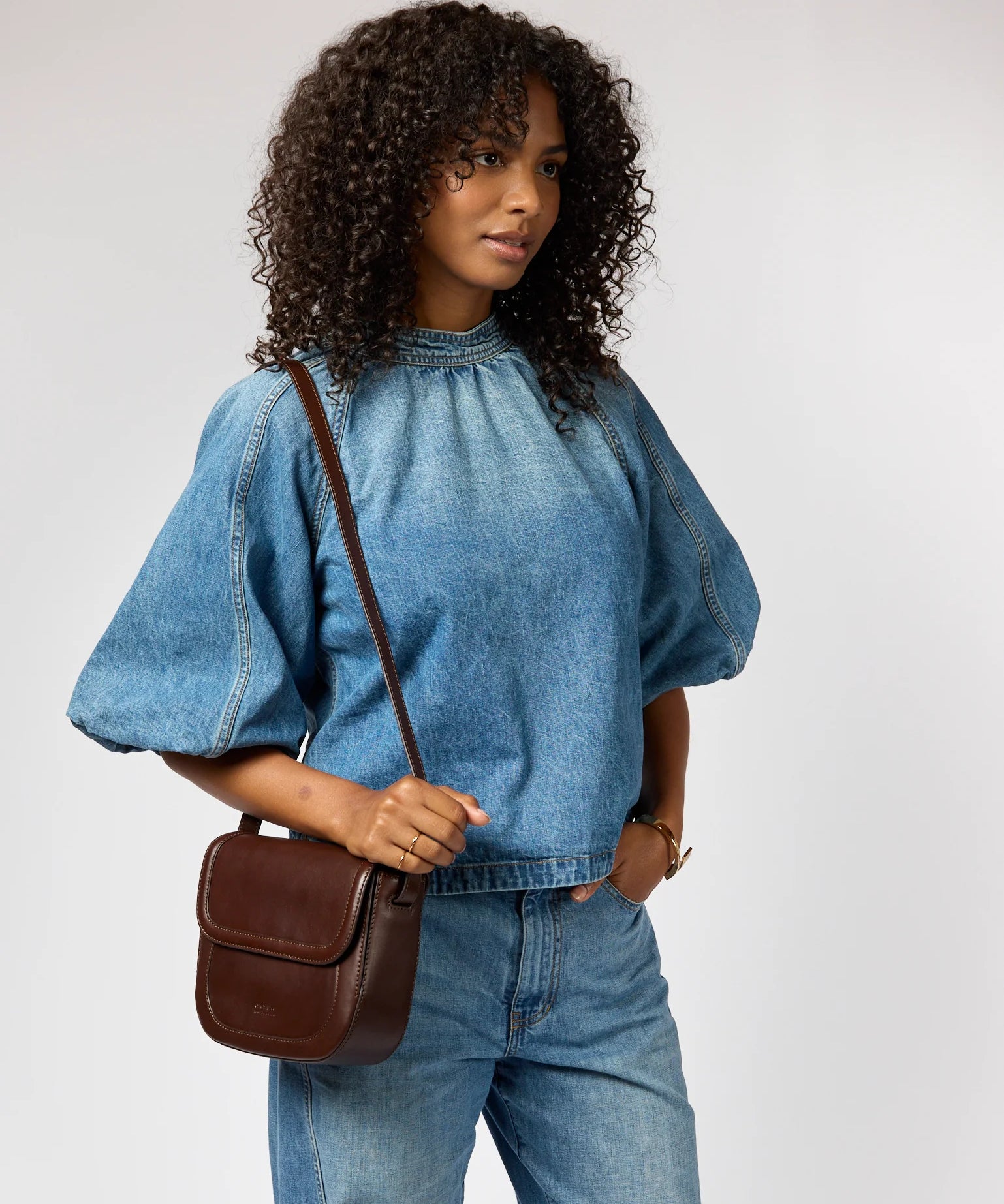 Nina-Chocolate-Ecom-Model2.webp