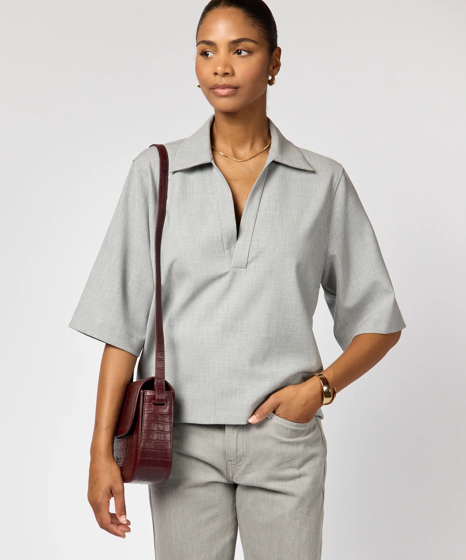 Nina-Dark-Cherry-Croco-Ecom-Model2.webp
