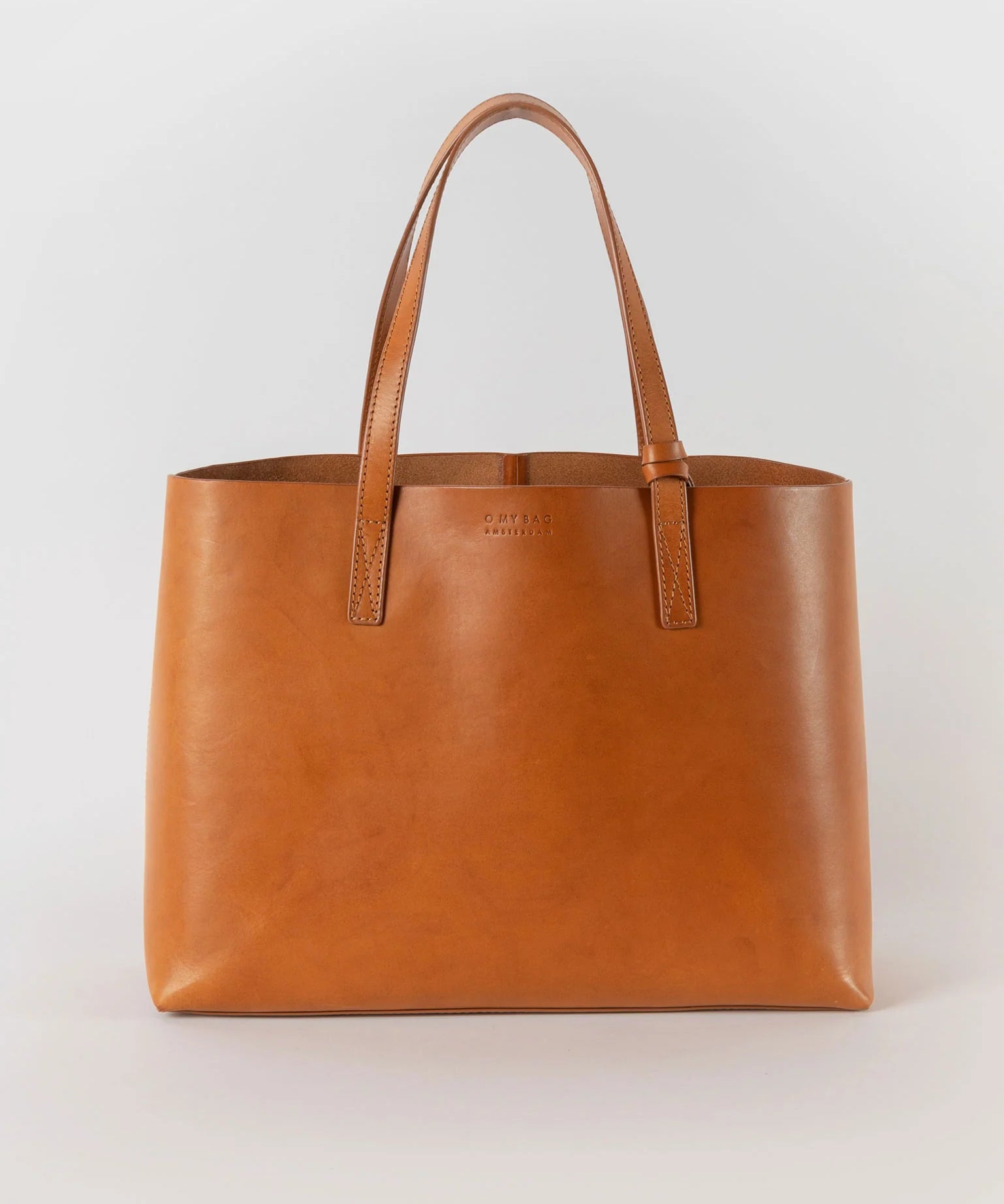 SamShopper_CognacClassicLeather_Front.webp