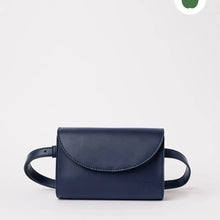 Afbeelding in Gallery-weergave laden, Sanne belt bag - Navy vegan uppeal™
