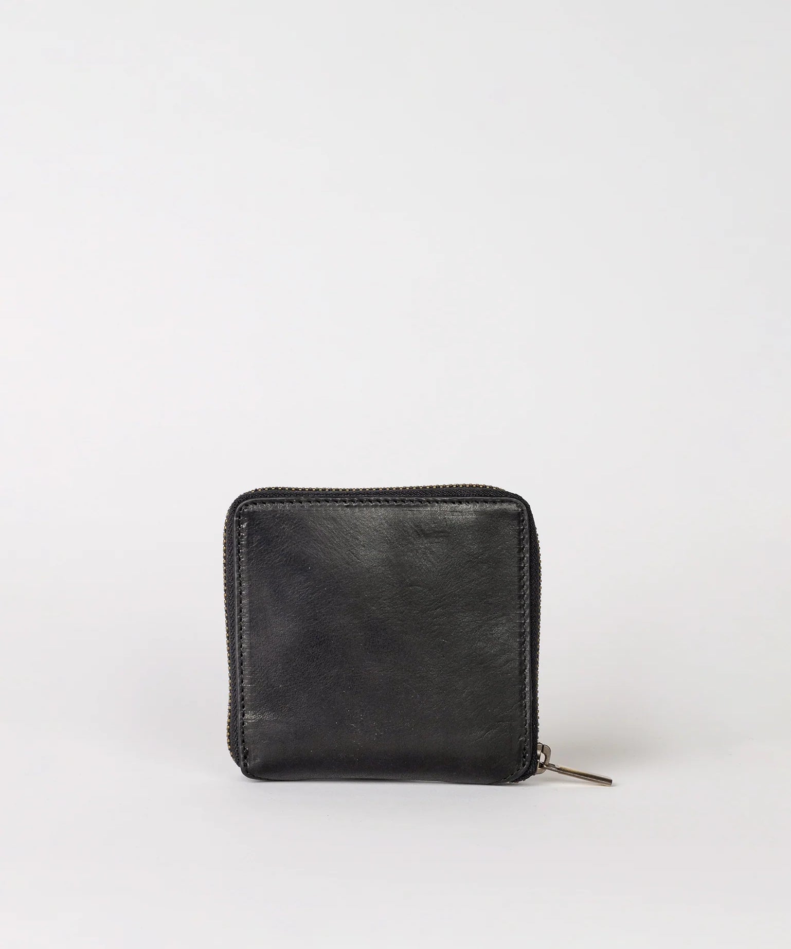 Sonny-Square-Wallet-Black-Stromboli-Leather-Back.webp