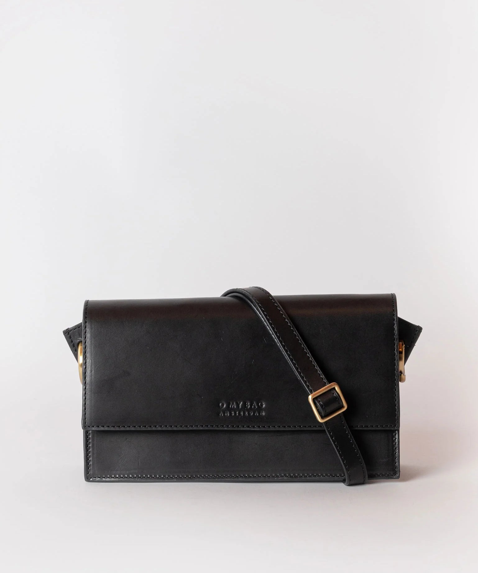 Stella_BlackClassic_LeatherStrap.webp