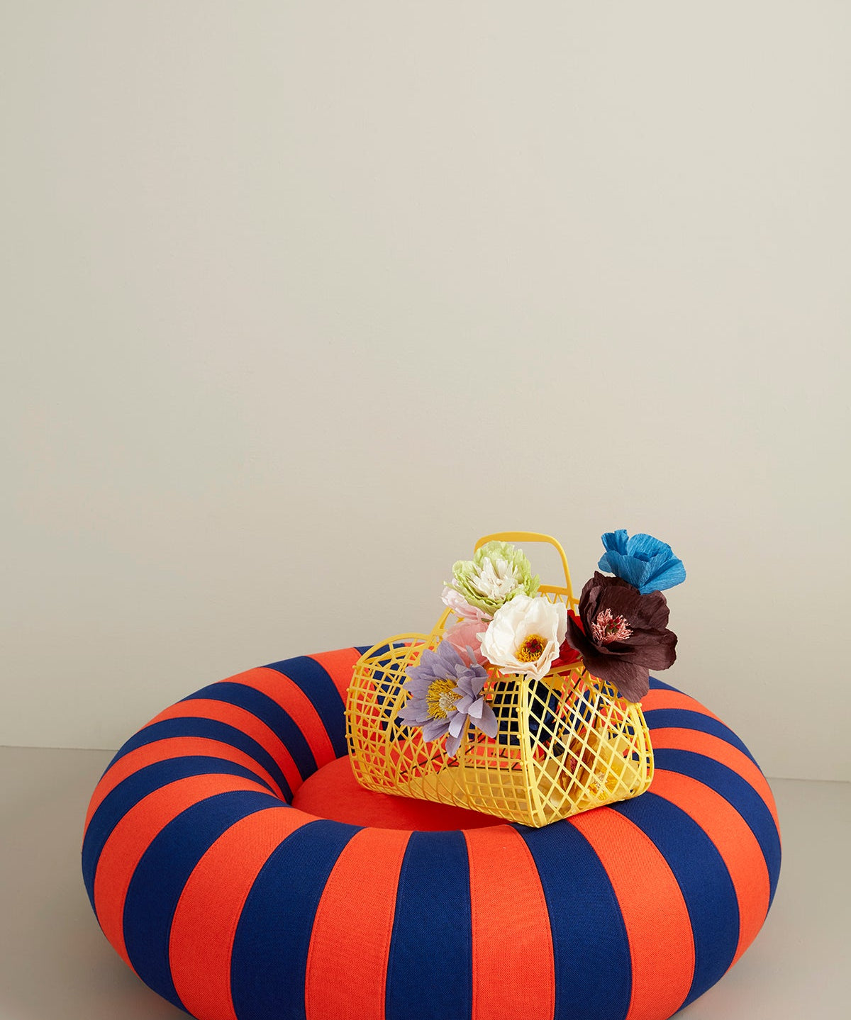 StudioAboutFloat_98_web_c487f03c-3f59-46aa-b1e5-c4d0ad2b3f28.jpg