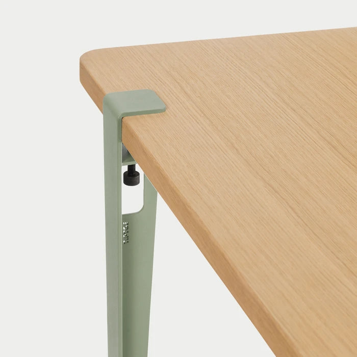 Tiptoe bureau