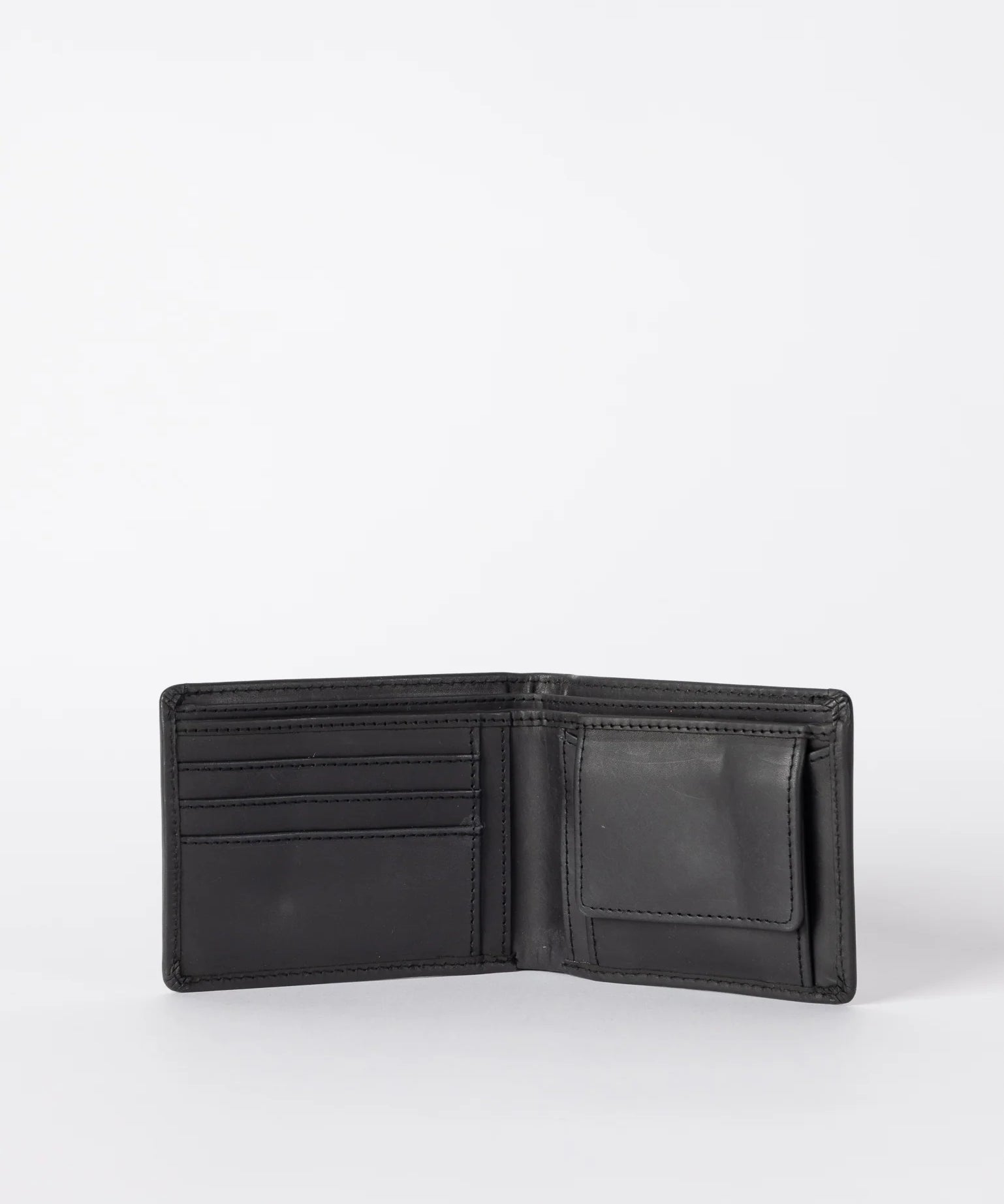 Tobi_s-Wallet-Black-Hunter-Leather-Inside.webp