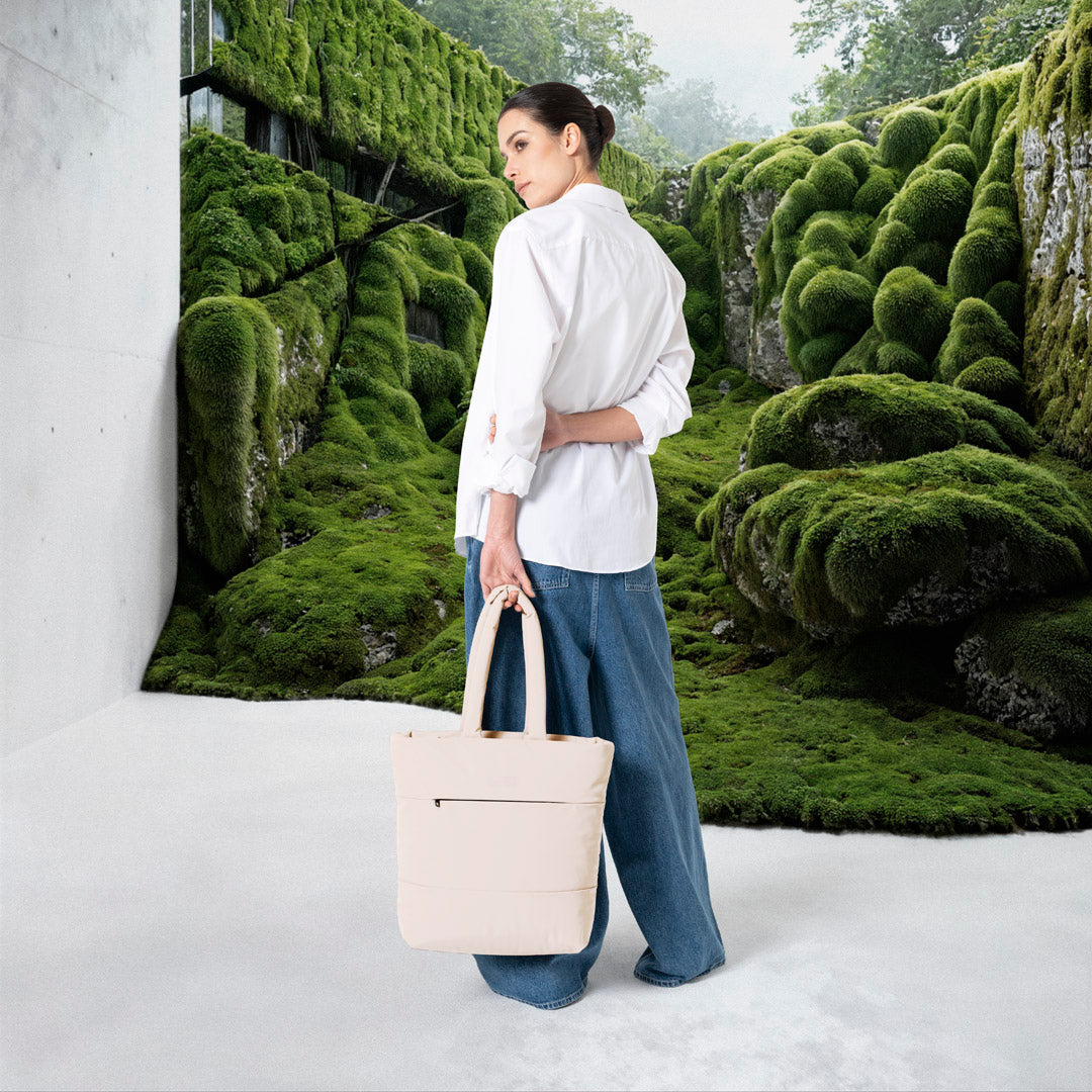 UA_Campaign_Moss-Series_Josua-Bag_FA26_03.jpg
